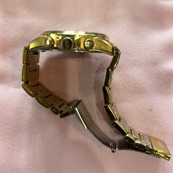 Coach watch! Love it! Feminine vibes! xoxo! - Picture 2 of 4